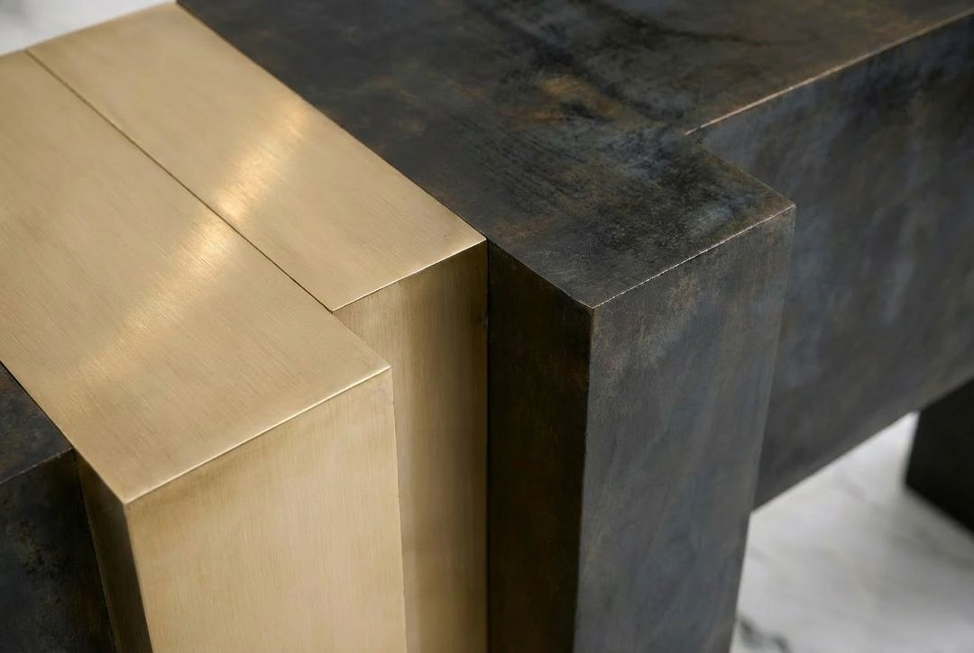 The Goldline Console, view 4