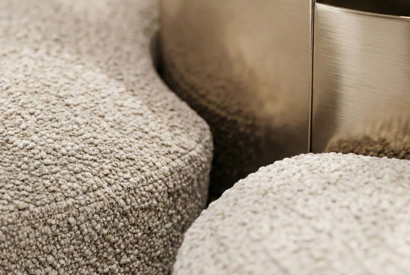 The Anello Calmo Sofa, view 3